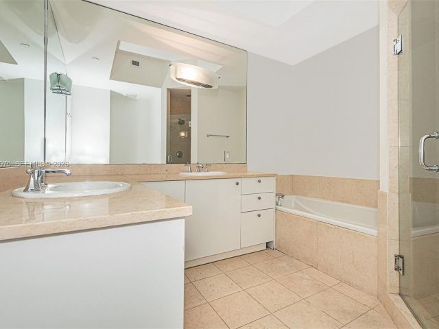 Apartment for rent  Unit #412 - photo 7506459