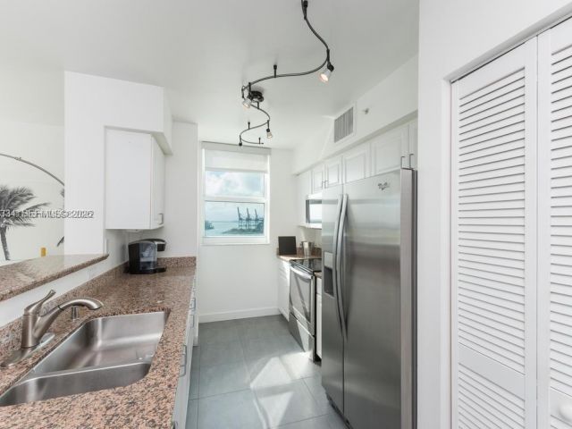 Apartment for rent  Unit #1502 - photo 7511489