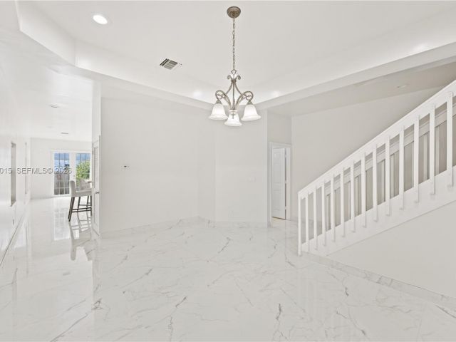 Home for rent at 819 SW 7th Ave - photo 7513464