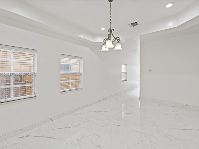 Home for rent at 819 SW 7th Ave - photo 7513465