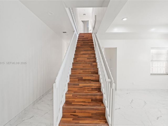 Home for rent at 819 SW 7th Ave - photo 7513473