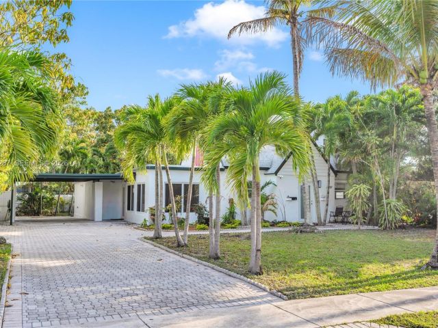 Home for rent at 1960 NE 182nd St - photo 7515566