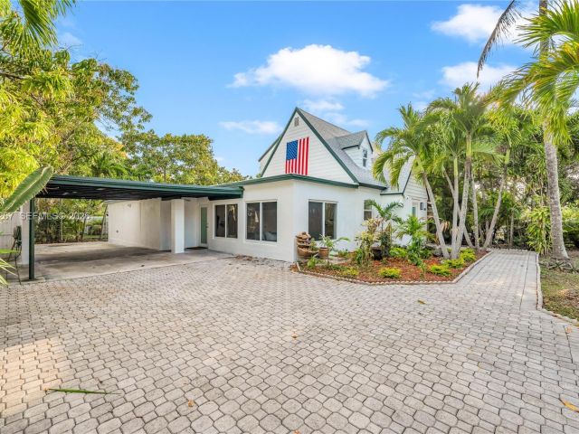 Home for rent at 1960 NE 182nd St - photo 7515567