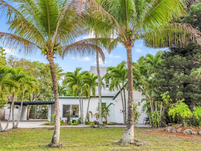 Home for rent at 1960 NE 182nd St - photo 7515568