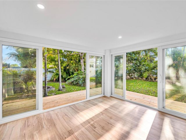 Home for rent at 1960 NE 182nd St - photo 7515571