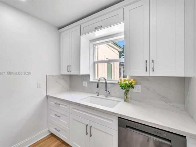 Home for rent at 1960 NE 182nd St - photo 7515577