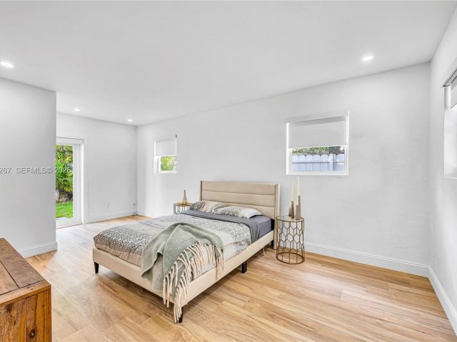 Home for rent at 1960 NE 182nd St - photo 7515578