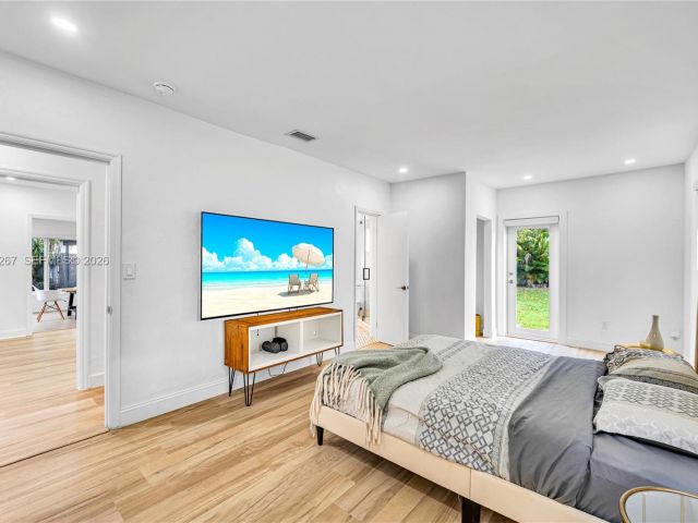 Home for rent at 1960 NE 182nd St - photo 7515579