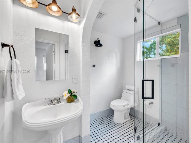 Home for rent at 1960 NE 182nd St - photo 7515580