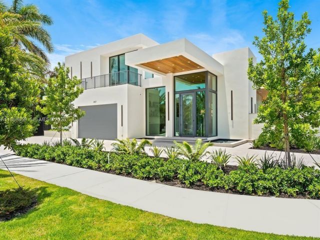 Home for rent at 2657 NE 34th St - photo 7481549