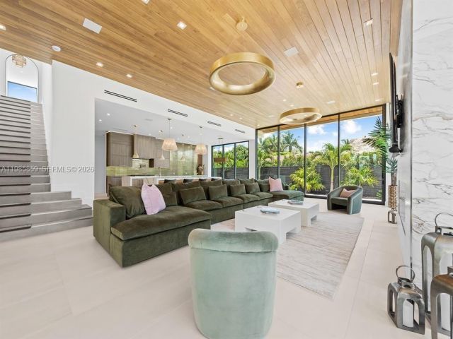 Home for rent at 2657 NE 34th St - photo 7481555