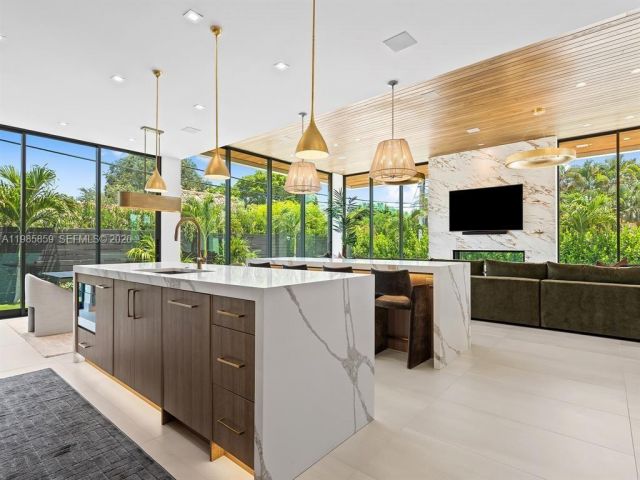 Home for rent at 2657 NE 34th St - photo 7481558