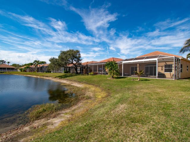 3-bedroom home for sale in Delray Beach - 7080 Demedici Circle 7080 - MondialRealty