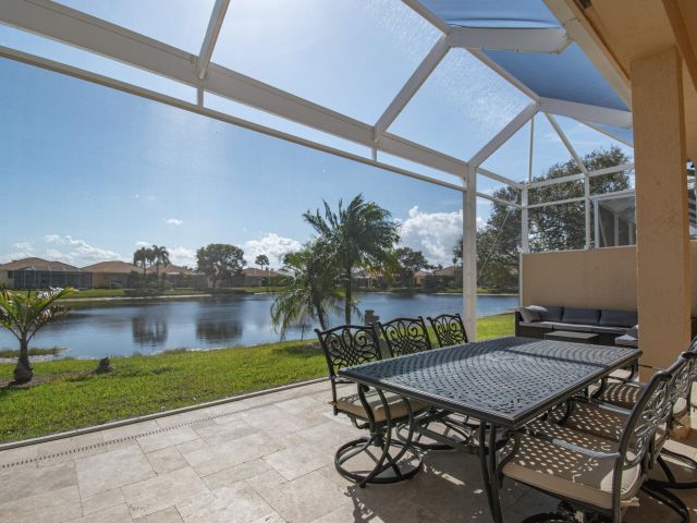 3-bedroom home for sale in Delray Beach - 7080 Demedici Circle 7080 - MondialRealty