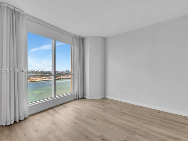 2-bedroom condo for sale in Miami - 848 Brickell Key Dr 2602 - MondialRealty