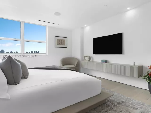 3-bedroom condo for rent in Miami Beach - 650 West Ave 1203/1205 - MondialRealty