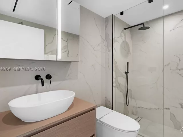 3-bedroom condo for rent in Miami Beach - 650 West Ave 1203/1205 - MondialRealty
