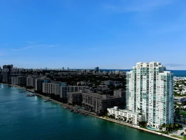 3-bedroom condo for rent in Miami Beach - 650 West Ave 1203/1205 - MondialRealty