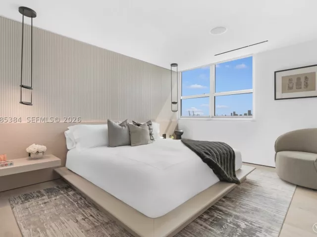 3-bedroom condo for sale in Miami Beach - 650 West Ave 1203/1205 - MondialRealty