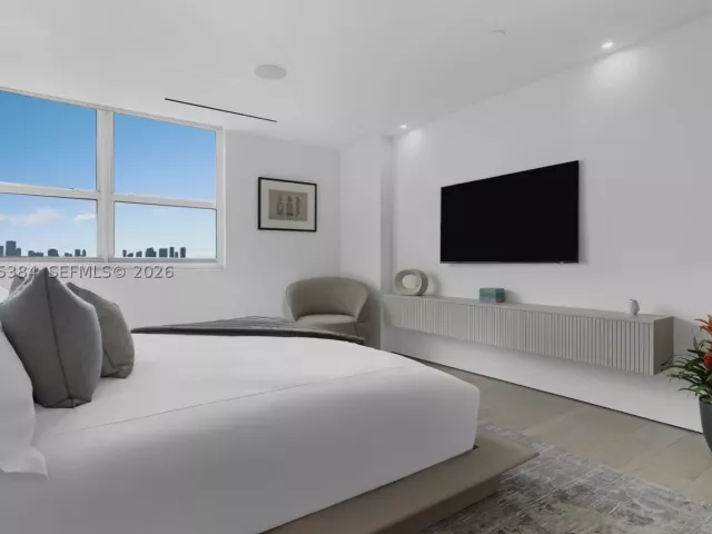 3-bedroom condo for sale in Miami Beach - 650 West Ave 1203/1205 - MondialRealty