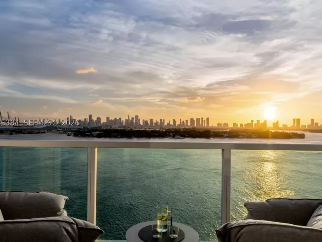 3-bedroom condo for sale in Miami Beach - 650 West Ave 1203/1205 - MondialRealty