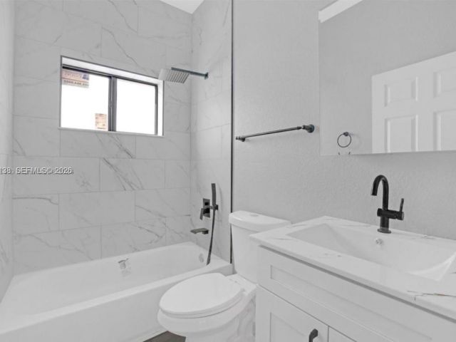 Home for rent at 2210 Farragut St - photo 7472104