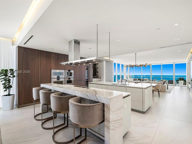 Apartment for rent  Unit #3901 - photo 7490328