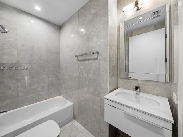 Apartment for rent  Unit #3901 - photo 7490336