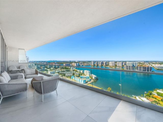 Apartment for rent  Unit #3901 - photo 7490340