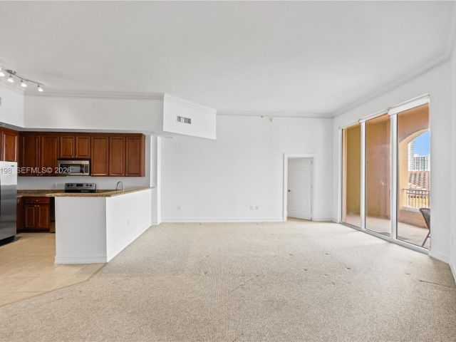 Apartment for rent  Unit #716 - photo 7501805