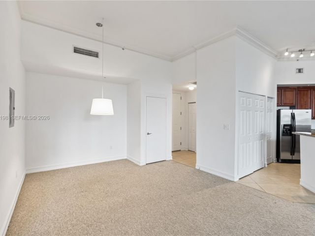 Apartment for rent  Unit #716 - photo 7501812