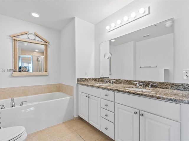 Apartment for rent  Unit #716 - photo 7501814