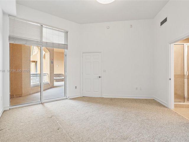 Apartment for rent  Unit #716 - photo 7501817