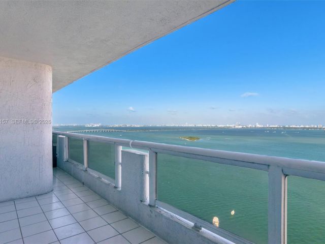 Apartment for rent  Unit #A-3332 - photo 7496114