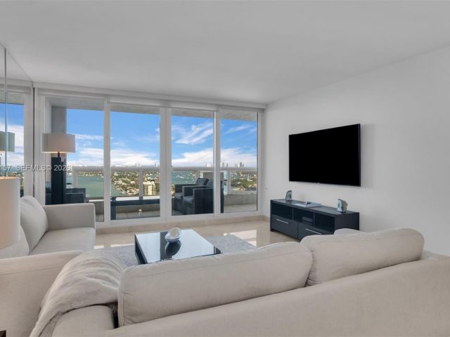 Apartment for rent  Unit #A-3332 - photo 7496121