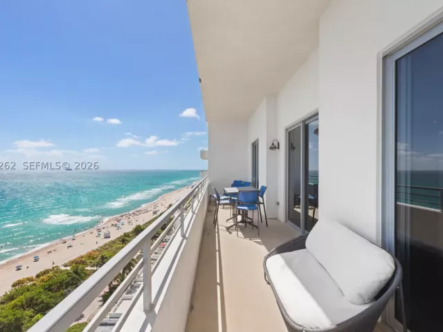 2-bedroom condo for sale in Miami Beach - 5555 Collins Ave 17J - MondialRealty