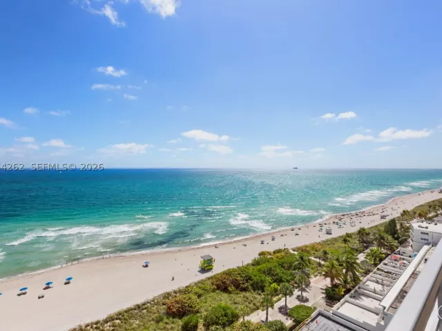 2-bedroom condo for sale in Miami Beach - 5555 Collins Ave 17J - MondialRealty