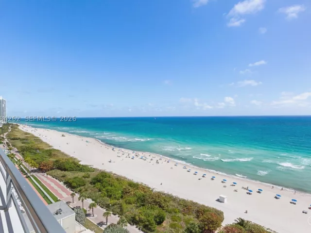 2-bedroom condo for sale in Miami Beach - 5555 Collins Ave 17J - MondialRealty