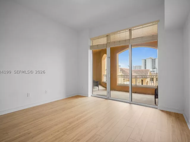 2-bedroom condo for sale in Aventura - 3001 NE 185th St 716 - MondialRealty