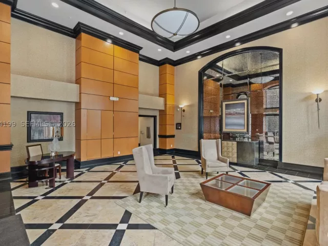 2-bedroom condo for sale in Aventura - 3001 NE 185th St 716 - MondialRealty