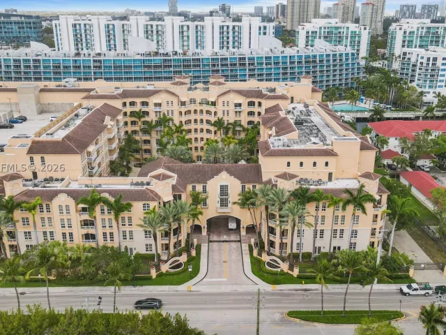 2-bedroom condo for sale in Aventura - 3001 NE 185th St 716 - MondialRealty