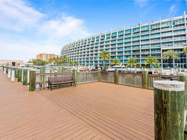 Apartment for sale  Unit #716 - photo 7501788