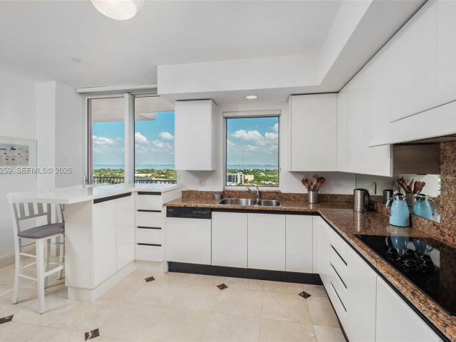 Apartment for sale  Unit #1603 - photo 7490524