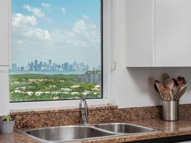 Apartment for sale  Unit #1603 - photo 7490530