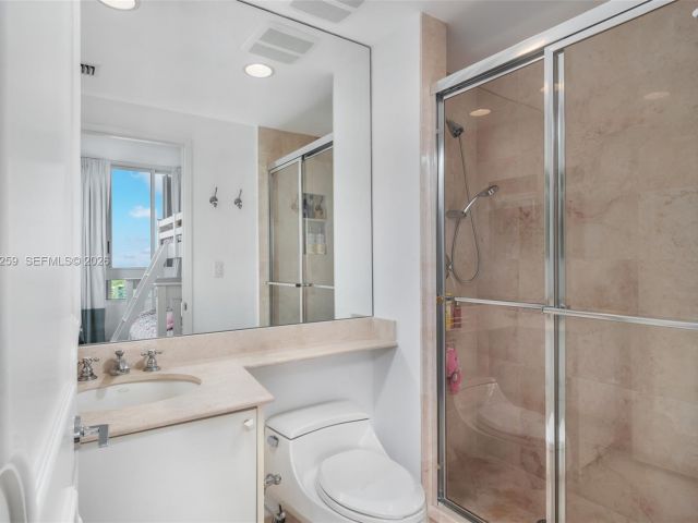 Apartment for sale  Unit #1603 - photo 7490541