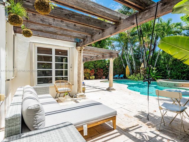 Home for sale at 8927 Hawthorne Ave - photo 7466950