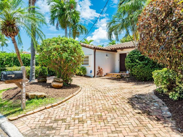 Home for sale at 8927 Hawthorne Ave - photo 7466952