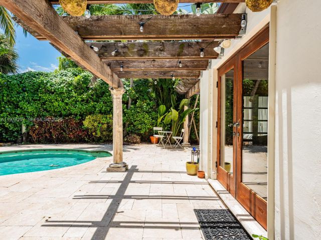 Home for sale at 8927 Hawthorne Ave - photo 7466955