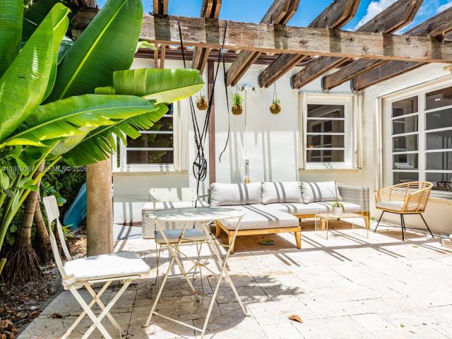 Home for sale at 8927 Hawthorne Ave - photo 7466959