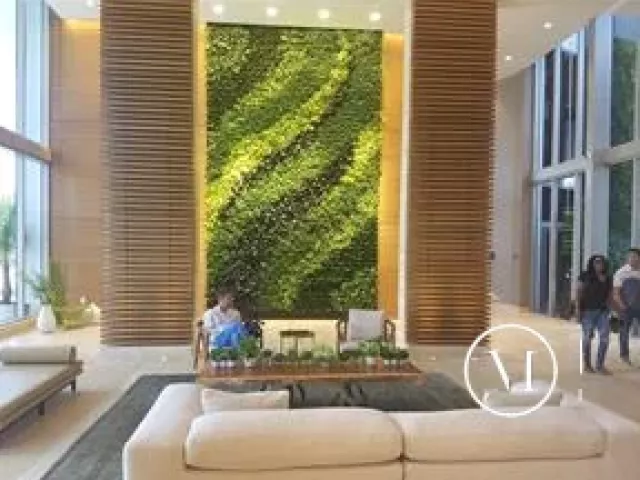 2-bedroom condo for sale in North Miami Beach - 16385 Biscayne Boulevard 1018 - MondialRealty